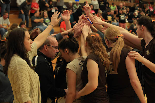 SMSU volleyball subdues Golden Eagles