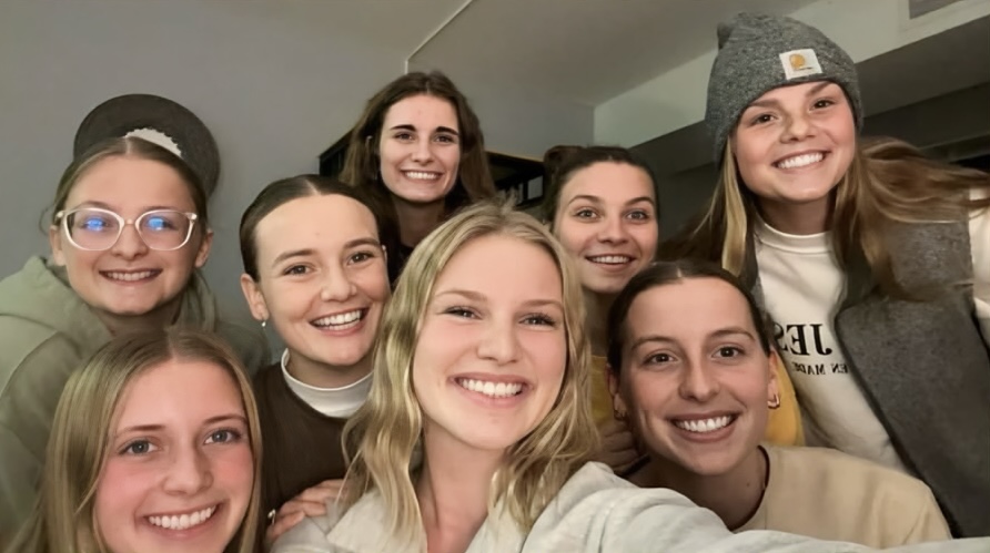 Listed Top to bottom, left to right. Paige Klaphake, Rozilyn Oye, Sarah Conlon, Hannah Colbert, Rylee Sawatzky, Ella Mages, Hannah Parsley, Kylie Birath. Delight leaders smile for a photo. 